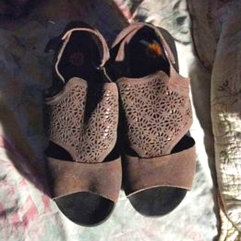 Yellowbox women wedge sandles, size 11, brown